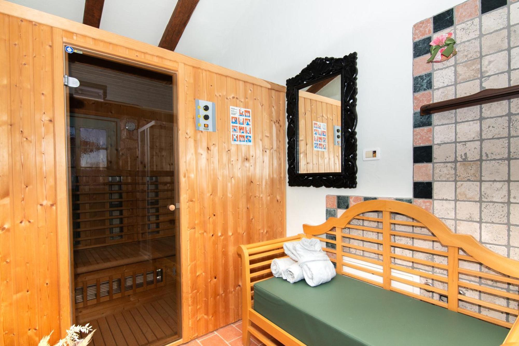 Apartments Valentinus 1800 Sezana Luaran gambar