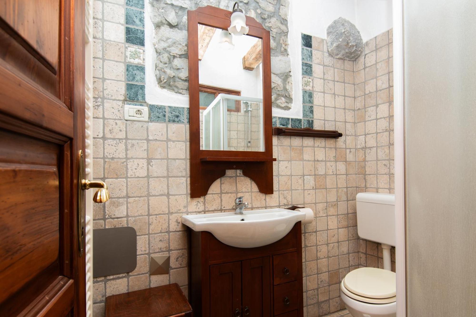 Apartments Valentinus 1800 Sezana Luaran gambar